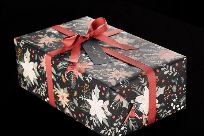 Gavepapir, Black Christmas Rose 55 cm x 120 m