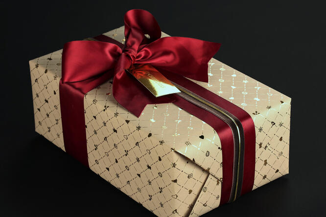 Gavepapir, Lt.Brown Christmas Trad. 55 cm x 100 m