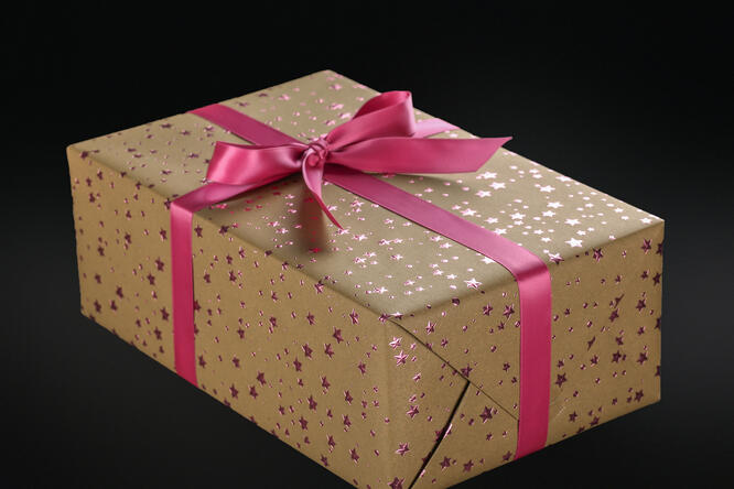 Gavepapir, Olive Little Stars (8) 55 cm x 100 m