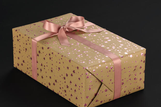 Gavepapir, Olive Little Stars (8) 55 cm x 100 m