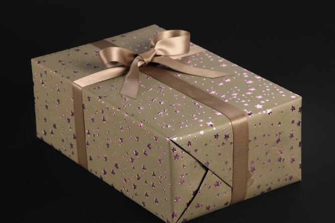 Gavepapir, Olive Little Stars (8) 55 cm x 100 m