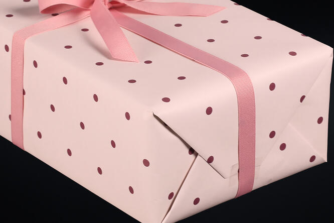 Gavepapir, Polka dot light pink  (5) 55 cm x 100 m