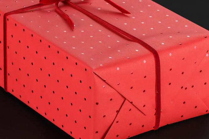 Gavepapir, Red with Red Dots 55 cm x 120 m