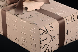 Julepapir, Slender Merry Christmas Warm Grey 55 cm x 100 m