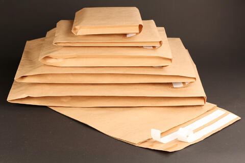 Fraktpose brun kraft finnes i flere størrelser