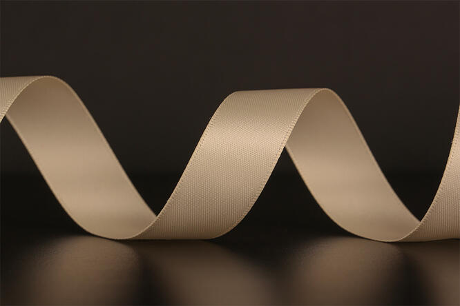 Bånd "silke", Creme 18 mm x 90 m