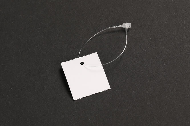 Etiketter med hull til festepistol 30x36mm. Hvit rl. á 1000 stk