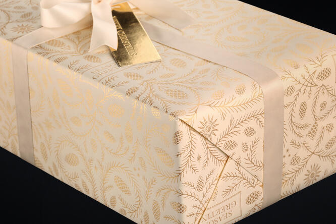 Julepapir, Cream Pinecone Greetings (8) 55 cm x 100 m