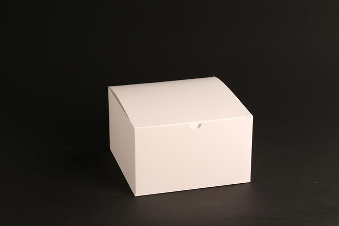 Gaveeske m/ lokk, hvit matt 20x20x12 cm