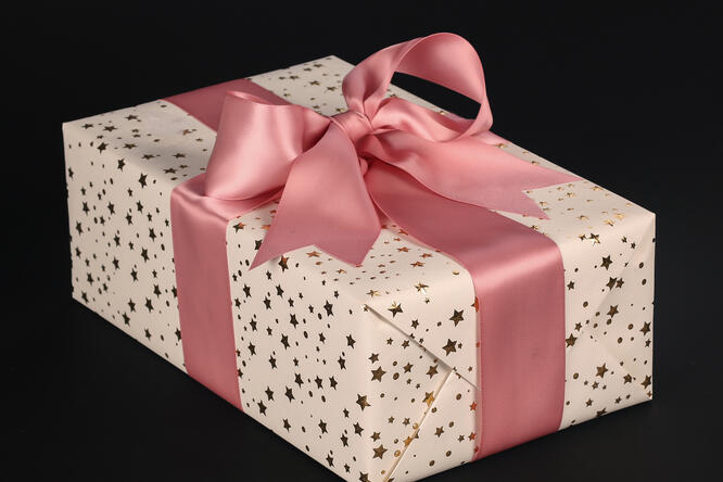 Gavepapir, Golden Stars 55 cm x 100 m