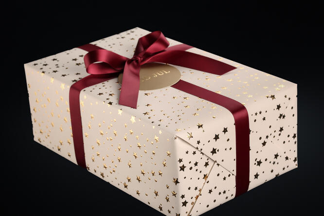 Julepapir, Beige Golden Stars 55 cm x 100 m