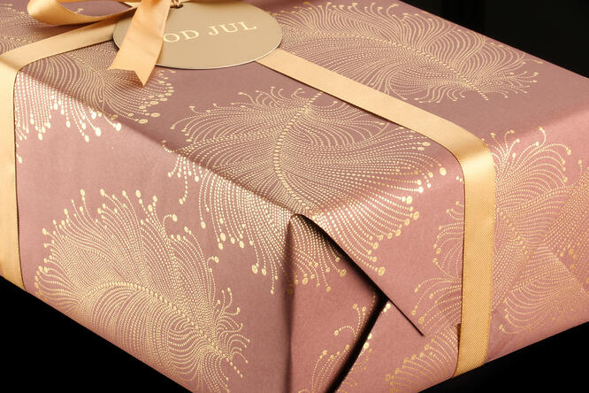 Julepapir, Purple Feather 55 cm x 120 m