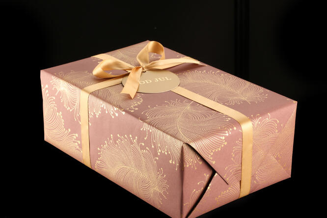 Julepapir, Purple Feather 55 cm x 120 m
