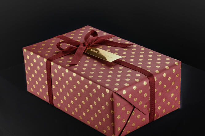 Julepapir, Burgund Golden Dots 55 cm x 120 m