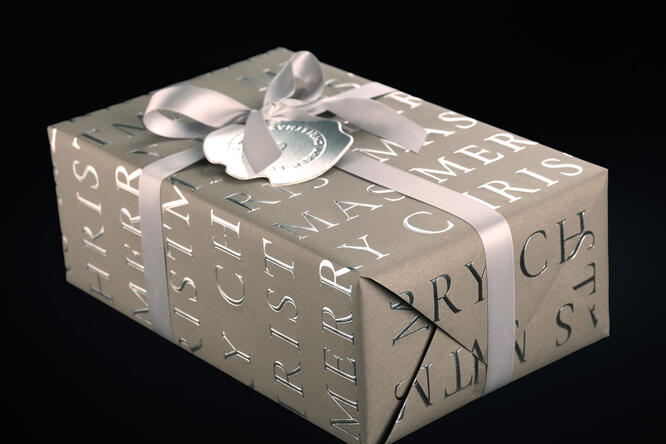 Julepapir, Slender Merry Christmas Dark Grey 55 cm x 100 m