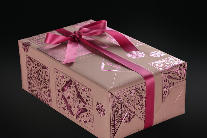 Gavepapir, Purple Xmas Greetings (8) 55 cm x 100 m