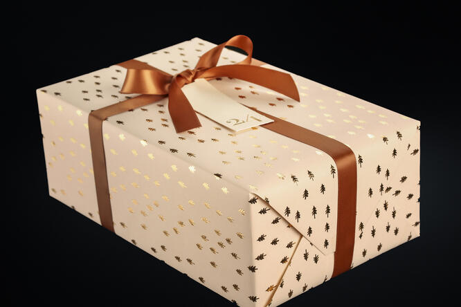 Julepapir, Small Christmas Trees Beige 55 cm x 100 m