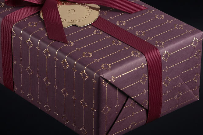 Julepapir, Star night Burgundy 55 cm x 100 m