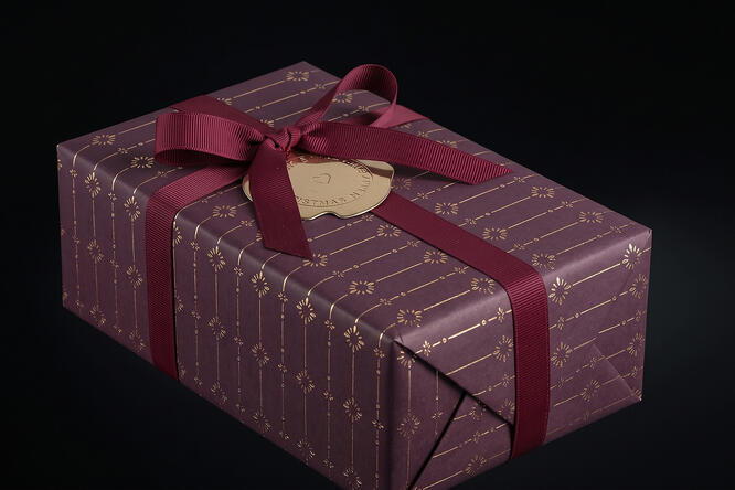Julepapir, Star night Burgundy 55 cm x 100 m