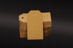 Tag/Merkelapp kraft m/hull Brown 35x70 mm, 250 gr à 100 stk