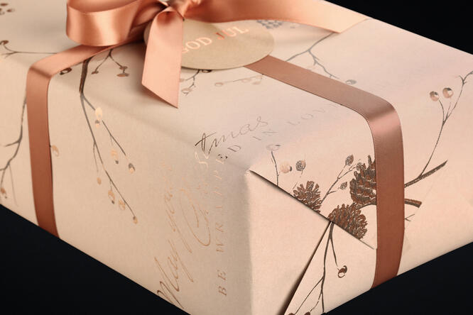 Julepapir, Season's Greetings Brown 55 cm x 100 m