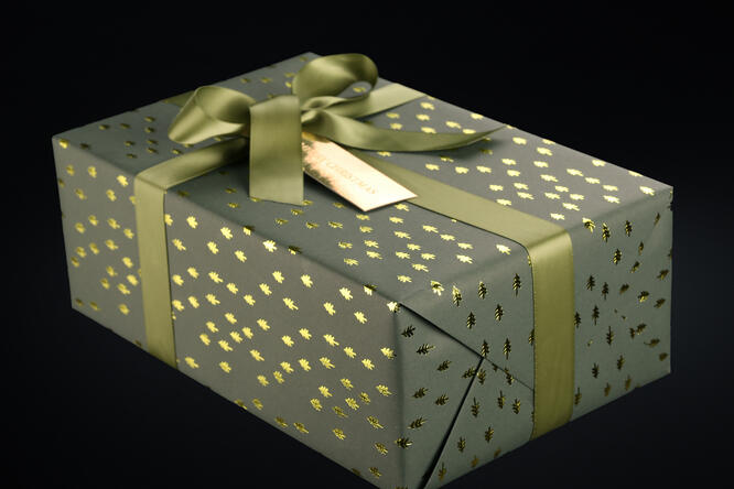 Julepapir, Small Christmas Trees Green 55 cm x 100 m