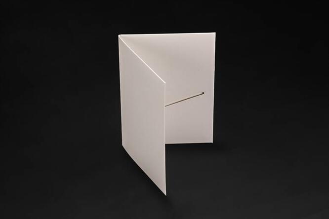 Folder, Hvit matt m/ preg 11x16 cm á 100 stk