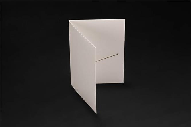 Folder, hvit matt m/ preg 11x16 cm