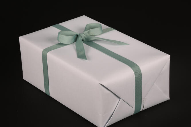 Gavepapir, 2 sidig White/Beige (2) 55 cm x 100 m