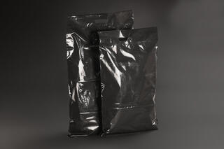 Fraktpose sort LDPE finnes i flere størrelser