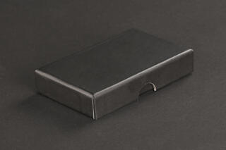 Gavekorteske, sort hardbox bunn og lokk 10x6x2 cm