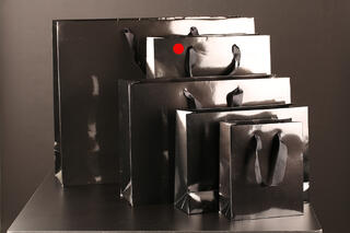 Papirpose m/bånd, Sort blank 32x12x40+5 cm, 170 gr