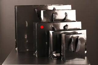 Papirpose m/bånd, Sort blank 42x13x30+5 cm, 170 gr