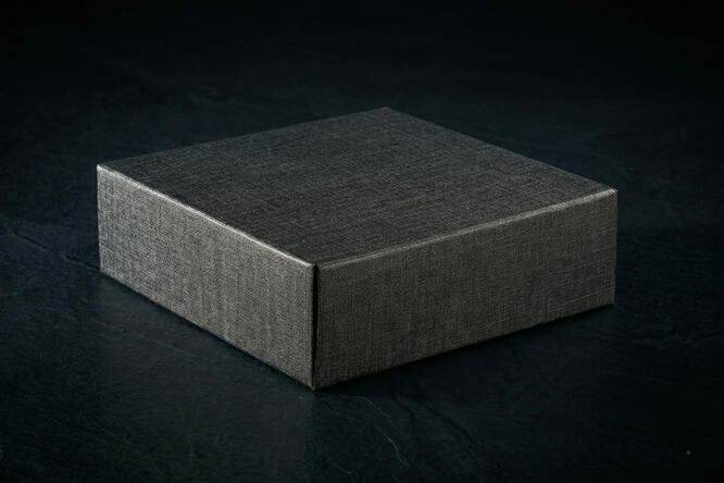 Eske-4-, Seta Nero 34x37x9 cm