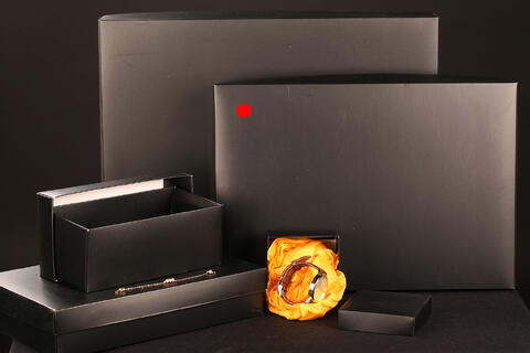 Gaveeske bunn/lokk, Sort matt lam., preg 27x39x7 cm. à 100