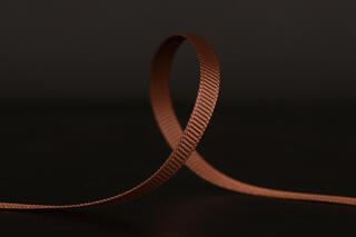 Bånd ribbet blank, Root Beer 6 mm x 90 m